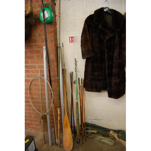 150 - 6 VARIOUS FISHING RODS, LANDING NET & PADDLE