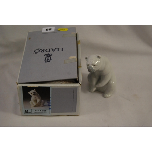 89 - LLADRO PORCELAIN POLAR BEAR