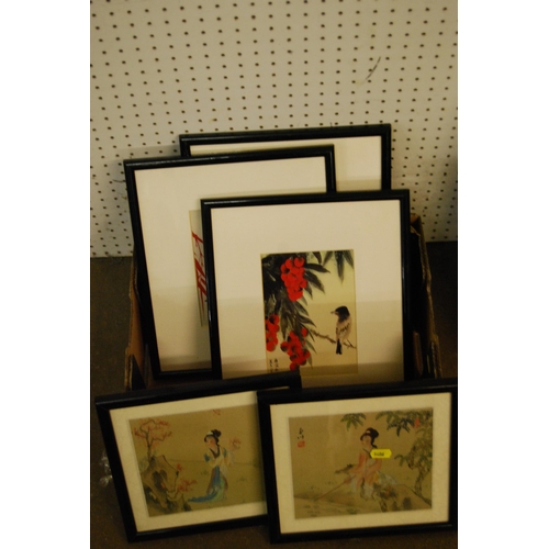 400 - PAIR OF JAPANESE COLOURED PRINTS OF 