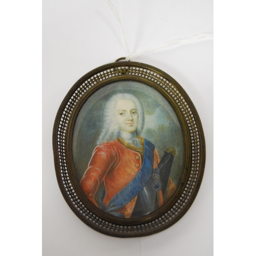 403 - EARLY 18TH CENTURY OVAL MINIATURE PORTRAIT OF GEORGE II SIGNED R ALAND IN PIERCED ORMULU FRAME