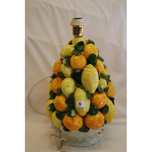 5 - CONTINENTAL ORANGES & LEMONS POTTERY TABLE LAMP (43cm)