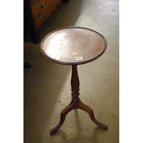 600 - CIRCULAR MAHOGANY TRAY TOP WINE TABLE ON TRIPOD BASE