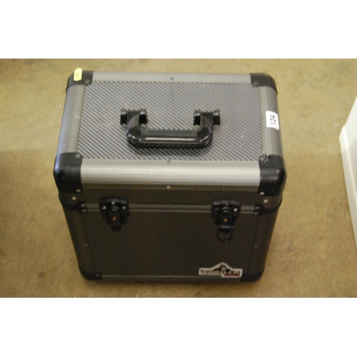 124 - GORILLA TRAVEL CASE