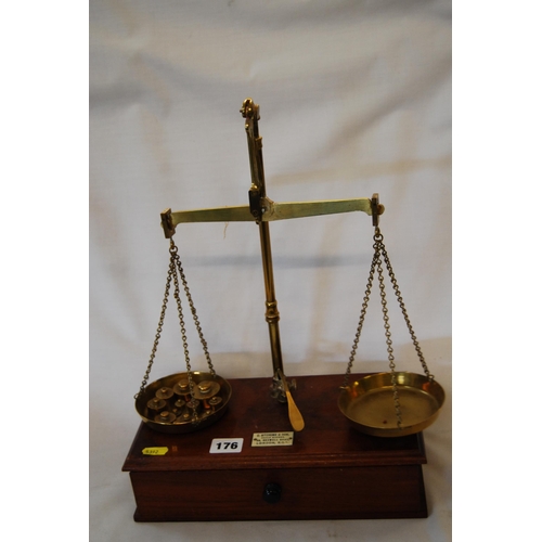 176 - 19TH CENTURY APOTHECARY SET OF BRASS BEAM SCALES & WEIGHTS ON MAHOGANY BOX FITTED DRAWER BY C. STEVE... 