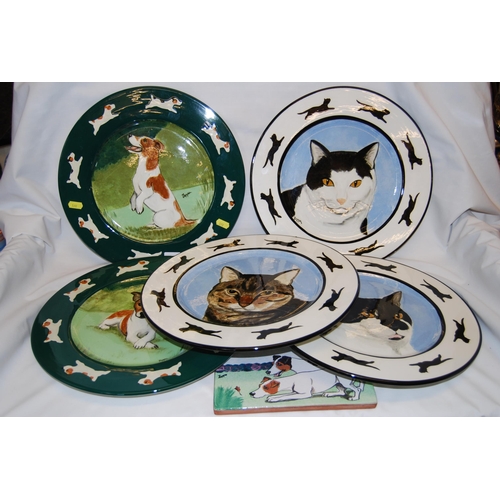 39 - 3 ZEPPA STUDIO CAT PLATES, 2 DOG PLATES & WALL TILE 