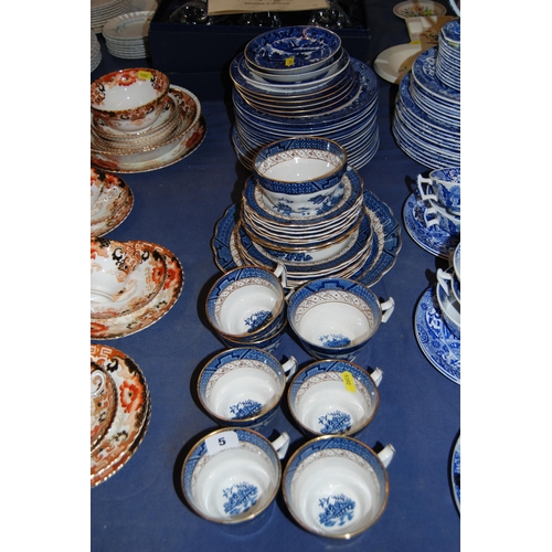 5 - BOOTHS BLUE & WHITE REAL OLD WILLOW TEA SERVICE (24 PIECES) 5 ROYAL WORCESTER  BLUE & WHITE SIDE PLA... 