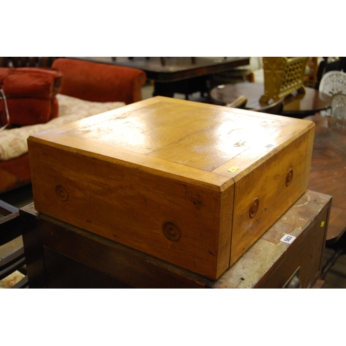 562 - TABLE TOP BUTCHERS BLOCK