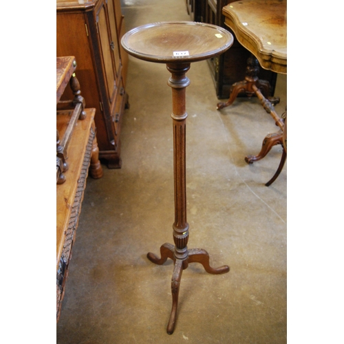 637 - EDWARDIAN CIRCULAR MAHOGANY JARDINIERE STAND ON FLUTED COLUMN, CARVED TRIPOD BASE