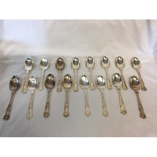 335 - 133 PIECES OF KINGS PATTERN SILVER PLATED CUTLERY COMPRISING 12 MAIN COURSE DINNER FORKS AND KNIVES,... 