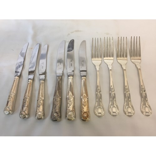 335 - 133 PIECES OF KINGS PATTERN SILVER PLATED CUTLERY COMPRISING 12 MAIN COURSE DINNER FORKS AND KNIVES,... 