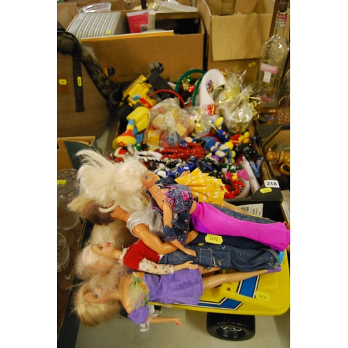 218 - QUANTITY OF SINDY DOLLS, TOYS, ETC