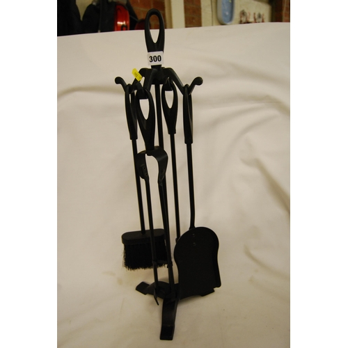 300 - IRON COMPANION STAND & IRONS