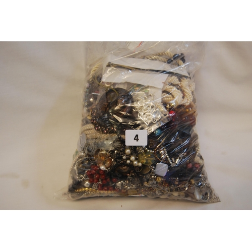 4 - QUANTITY OF MISCELLANEOUS JEWELLERY