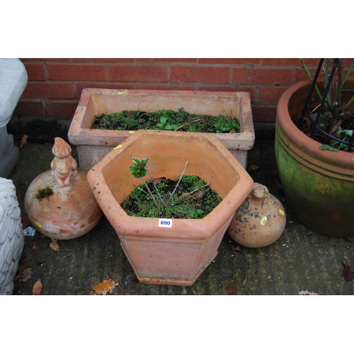 690 - TERRACOTTA TROUGH, PLANTER & 2 TERRACOTTA BALLS WITH SQUIRREL & FROG