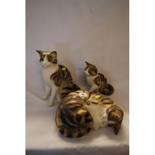 4 - MOORSIDE POTTERY CAT 