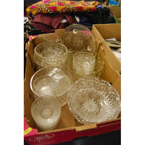 184 - BOX OF GLASSWARE