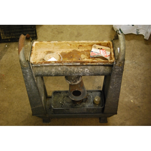 221 - GREENHOUSE PARAFFIN HEATER