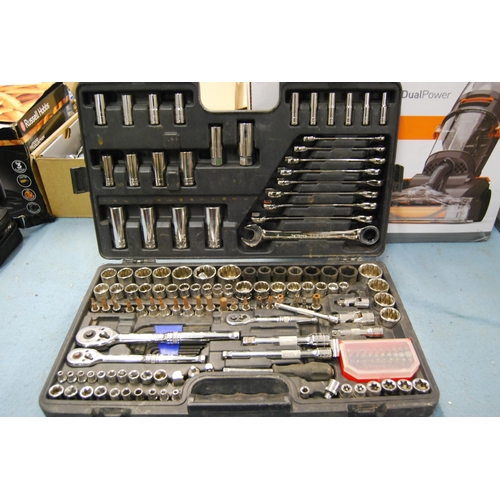 379 - HALFORDS ADVANCED TOOL SET 33/030443/17-35