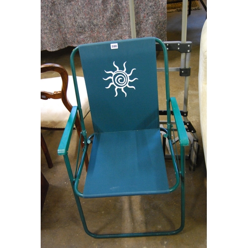 598 - FOLDING PICNIC CHAIR