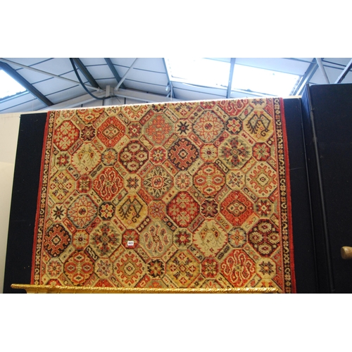 623 - PATTERNED RUG