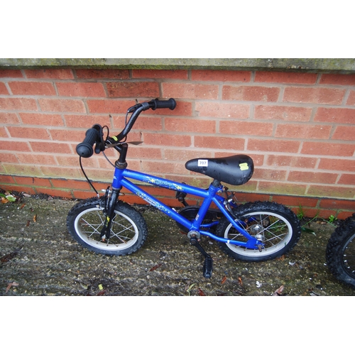 707 - BLUE CHILDS URBAN LIGHTNING BIKE P2300266088