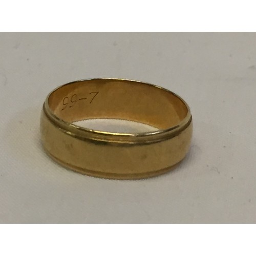 16 - 18ct GOLD WEDDING BAND 5.4gm