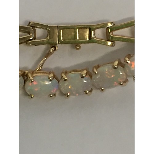 47 - 14CT GOLD BRACELET SET 12 OPALS (7.9g GROSS) P2200286436