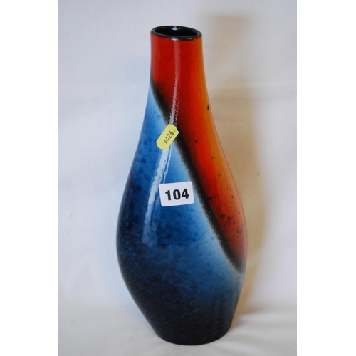 104 - POOLE POTTERY 