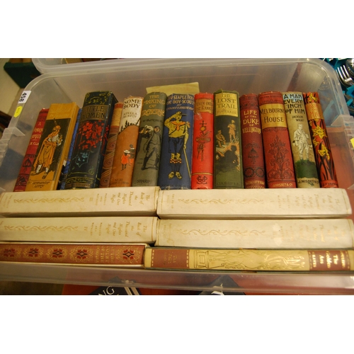 458 - QUANTITY OF VINTAGE BOOKS & NOVELS