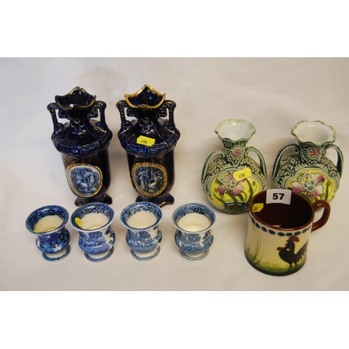 57 - TORQUAY WARE EARTHENWARE MUG, 4 BLUE & WHITE WILLOW EGGCUPS & 2 PAIRS OF VASES (A/F)