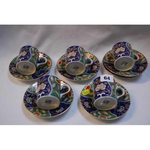 64 - 5 JAPANESE IMARI PATTERN COFFEE CANS & SAUCERS