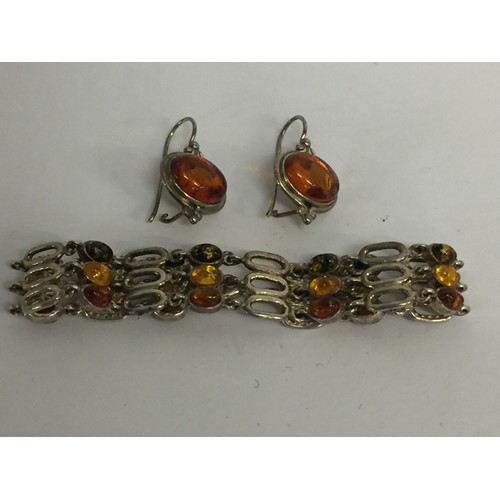 378 - SILVER & AMBER GATE BRACELET & PAIR OF MATCHING EARRINGS