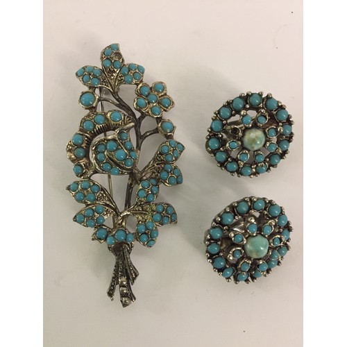 391 - VINTAGE TURQUOISE BROOCH AND PAIR OF EARRINGS