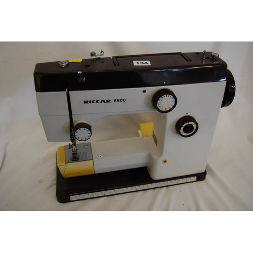 134 - RICCAR 8500 PORTABLE ELECTRIC SEWING MACHINE