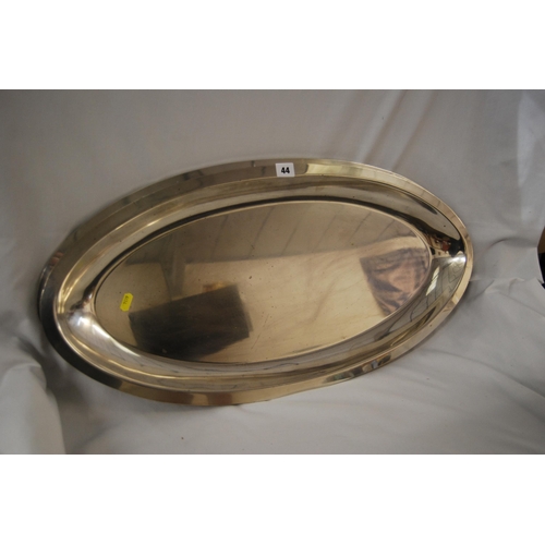 44 - 2 LARGE OVAL STAINLESS STEEL SERVING TRAYS (75cm)