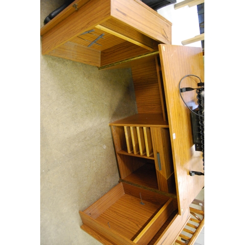 453 - RETRO FOLDING DESK UNIT