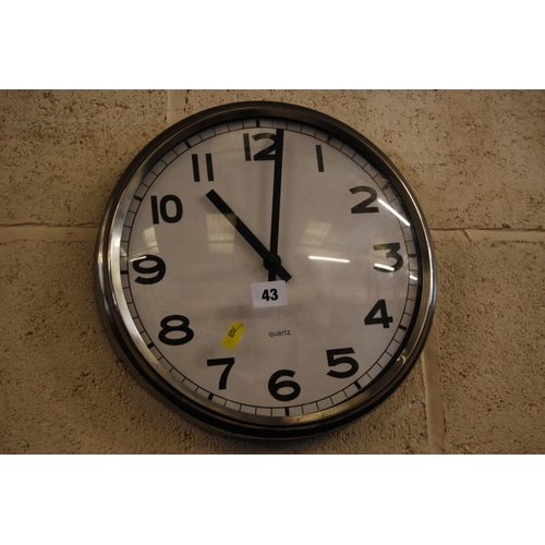 43 - CIRCULAR QUARTZ WALL CLOCK