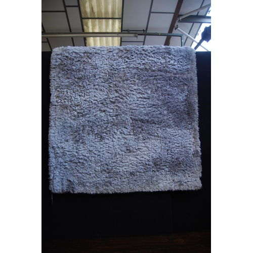 741 - WOOL RUG (100CM WIDTH X 150CM HEIGHT)