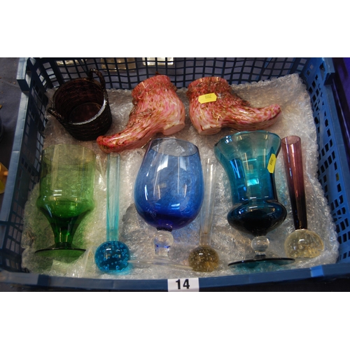 14 - PAIR OF MURANO STYLE MARBLED GLASS BOOT SPILL HOLDERS AND QUANTITY OF COLOURED GLASS