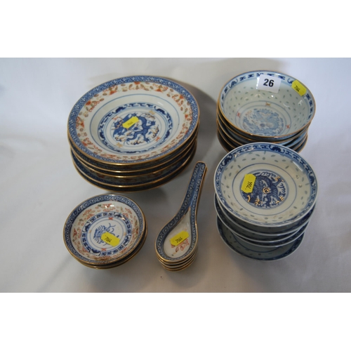 26 - CHINESE PORCELAIN BOWLS, TAZZAS AND SPOONS (23 PIECES)