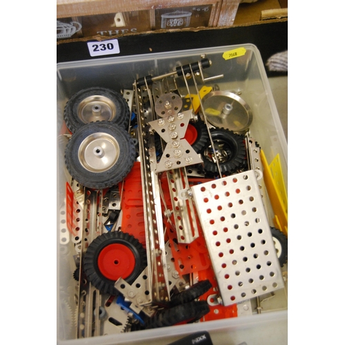 231 - QUANTITY OF MECCANO