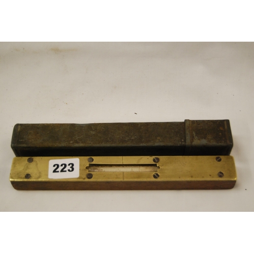 223 - 19TH CENTURY BRASS & MAHOGANY SPIRIT LEVEL IN ORIGINAL METAL CASE