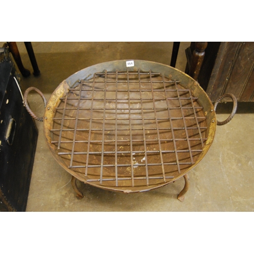 464 - CIRCULAR IRON FIRE PIT