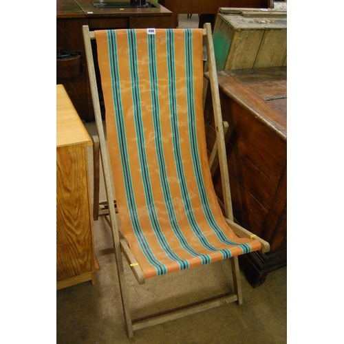 498 - OLD DECK CHAIR