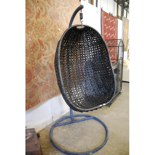 507 - GARDEN HANGING EGG CHAIR