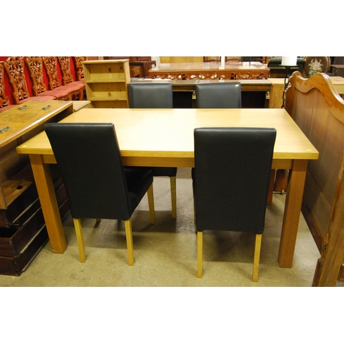 513 - MODERN OAK DINING TABLE AND 4 CHAIRS