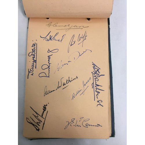 342 - AUTOGRAPH ALBUM OF ENGLAND & COUNTY CRICKET TEAMS c1950s CONTAINING SIGNATURES OF WARWICK XI 1957, S... 