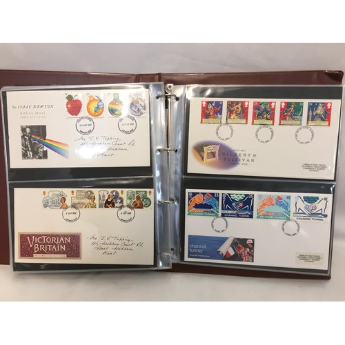 322 - 9 ALBUMS OF ROYAL MAIL PRESENTATION PACKS AND 1 ALBUM OF ROYAL MAIL FIRST DAY COVERS (THE PHOTOS SHO... 