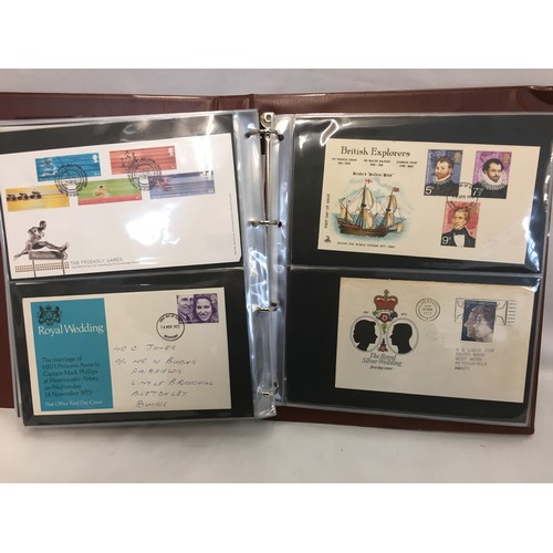 322 - 9 ALBUMS OF ROYAL MAIL PRESENTATION PACKS AND 1 ALBUM OF ROYAL MAIL FIRST DAY COVERS (THE PHOTOS SHO... 