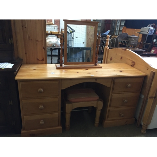 538 - PINE KNEEHOLE DRESSING TABLE FITTED 6 DRAWERS WITH SWING MIRROR AND STOOL